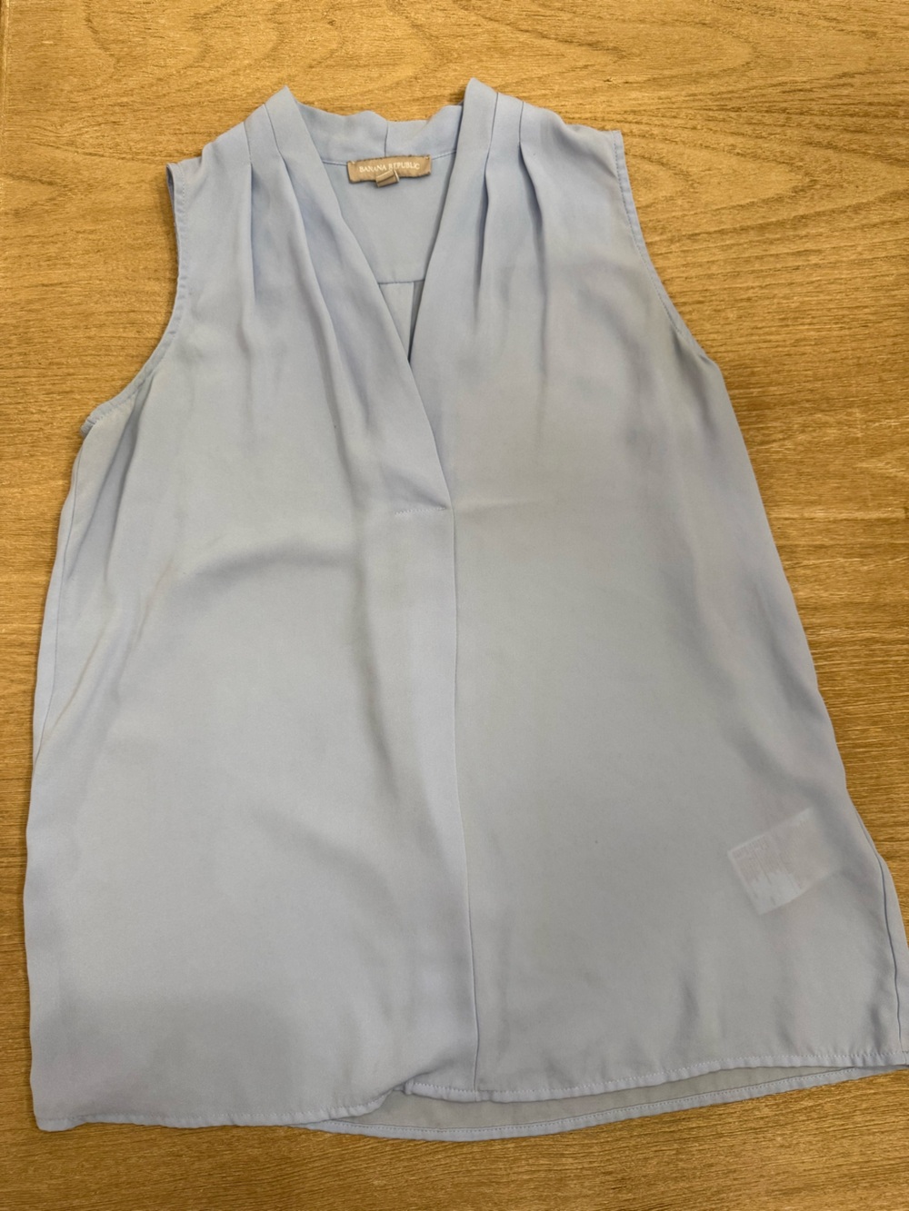 Banana Republic Light Blue Sleeveless Pleated V-Neck Blouse Top Size small